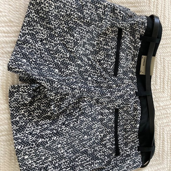 Express Tweed Cuffed Shorts - Picture 3 of 4